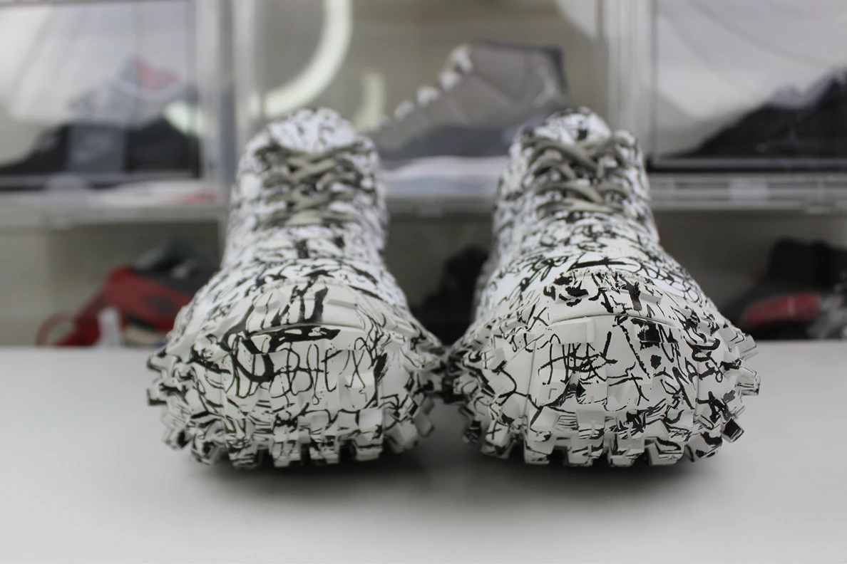 9330 Balenciaga Track Zebra Tyre Shape Sneaker White Black GoAnywhere 3420