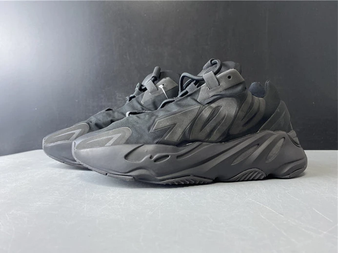 9730 adidas Yeezy Boost 700 MNVN Triple Black FV EasyMatch 3028