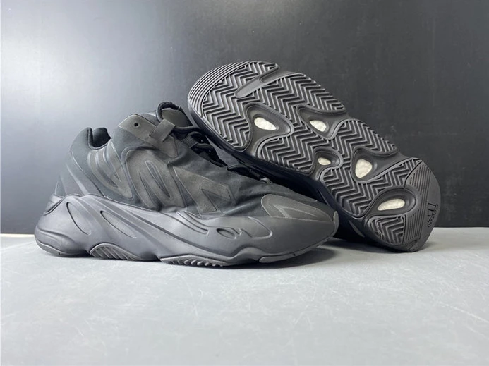9730 adidas Yeezy Boost 700 MNVN Triple Black FV EasyMatch 3028