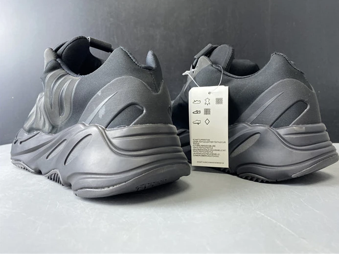 9730 adidas Yeezy Boost 700 MNVN Triple Black FV EasyMatch 3028