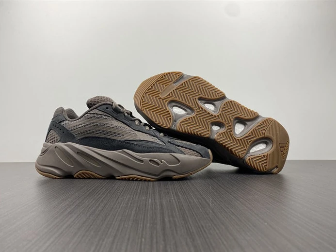 9738 adidas Yeezy Boost 700 V2 Mauve GZ StreetReady 2998