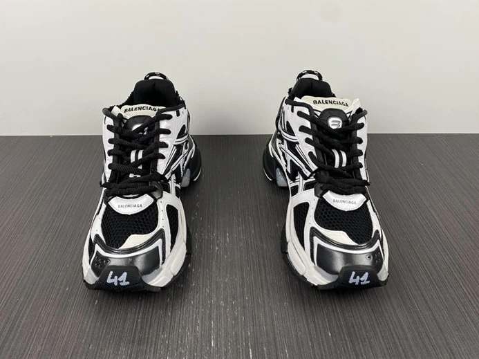 9772 BLCG Runner White Black White  677403 W3RB2 DailyWear 3374