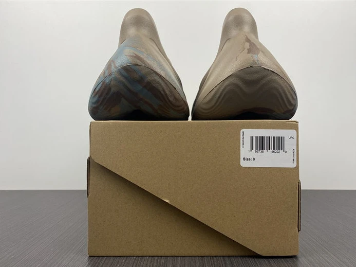 9872 ADIDAS YEEZY Foam RNNR MX Sand Grey GY ModernLook 2864