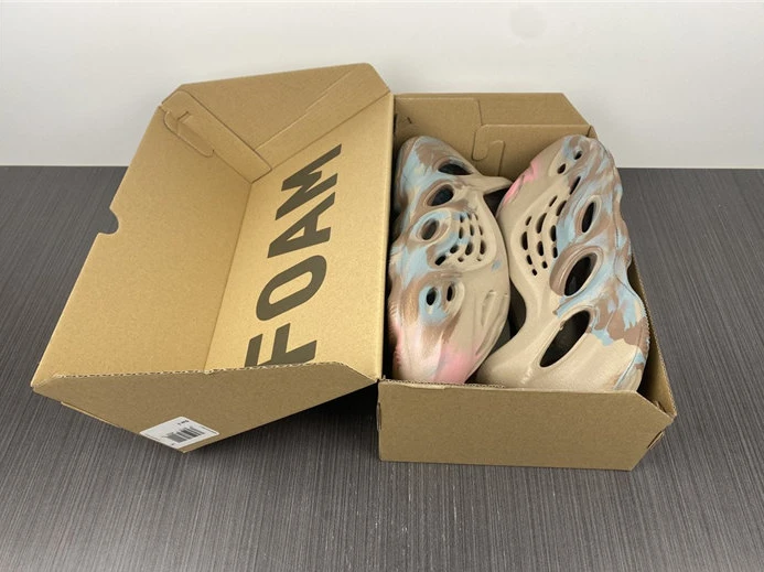 9872 ADIDAS YEEZY Foam RNNR MX Sand Grey GY ModernLook 2864