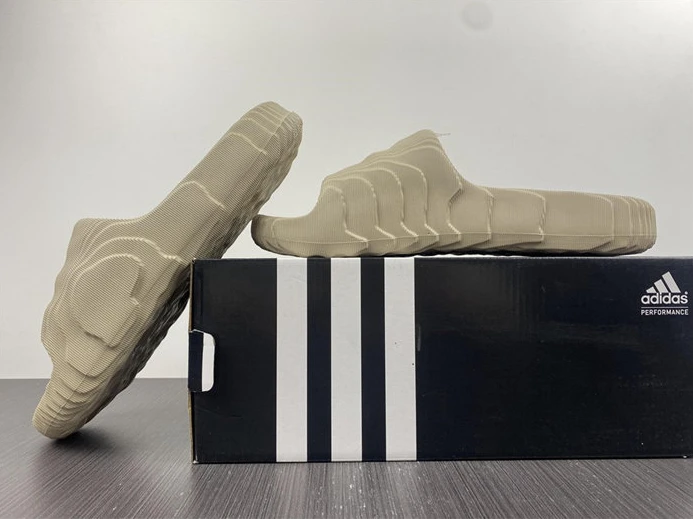 ADIDAS New Colleettion 660207 StreetReady 3046