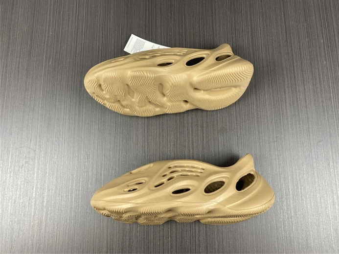 ADIDAS YEEZY Foam RNNR Ochre GW3354 Comfortable 2875