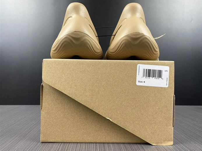 ADIDAS YEEZY Foam RNNR Ochre GW3354 Comfortable 2875