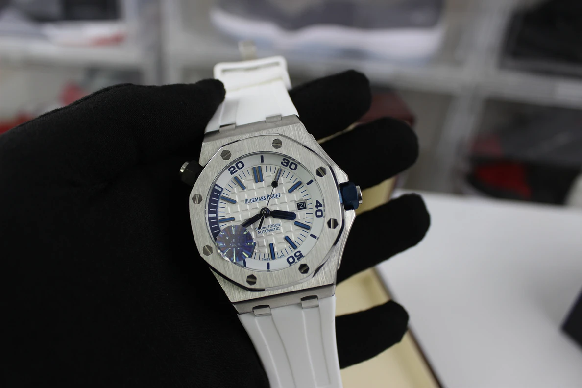 AP Audemars Piguet White Watch (42 x 14mm) GoodFit 328