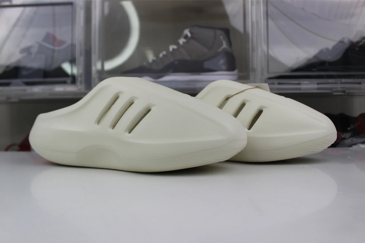 Adidas IIINFINITY Slides Pure White UrbanStyle 3024