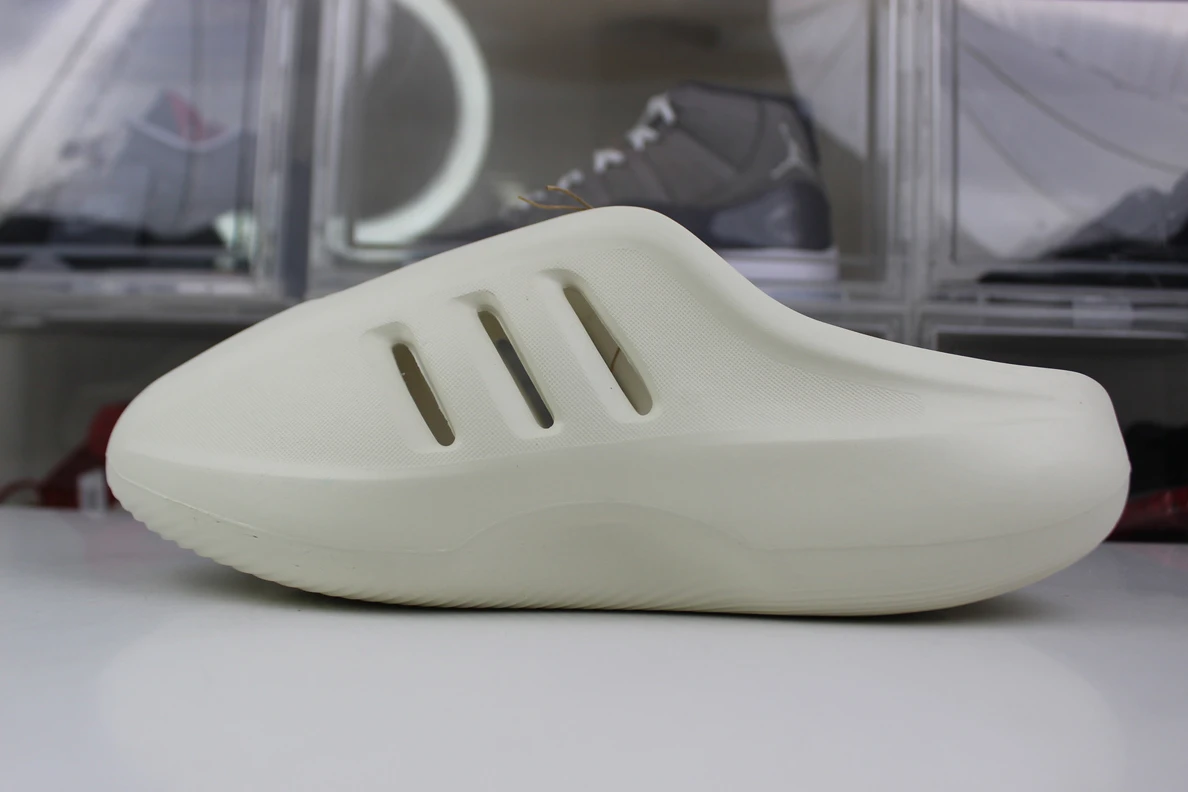 Adidas IIINFINITY Slides Pure White UrbanStyle 3024