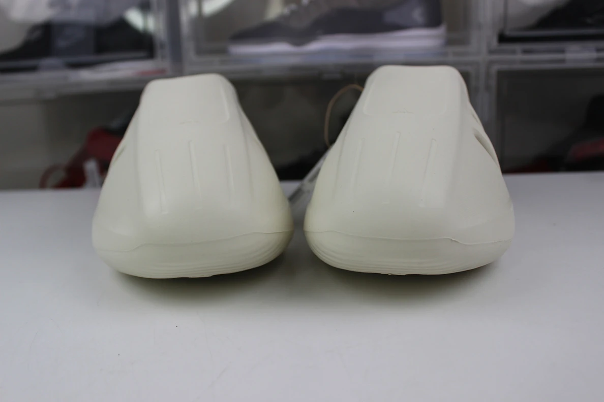 Adidas IIINFINITY Slides Pure White UrbanStyle 3024
