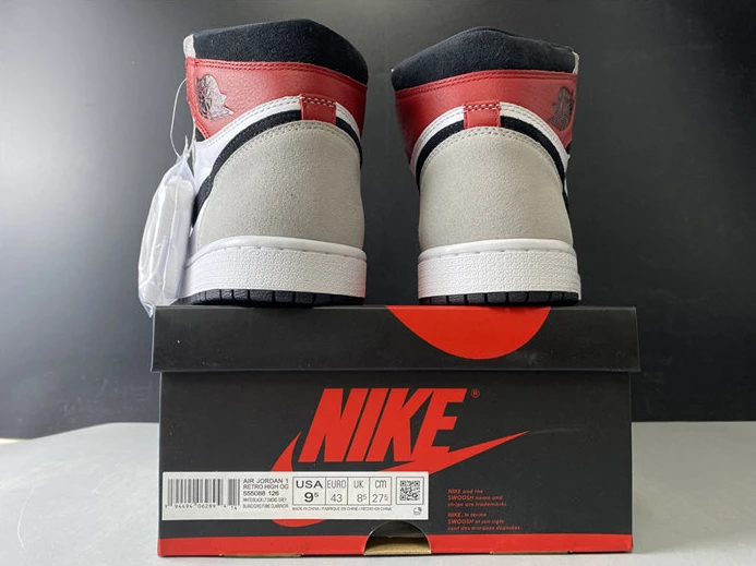 Affordable 1041 Jordan1 Retro Light Smoke Grey 555088- 498