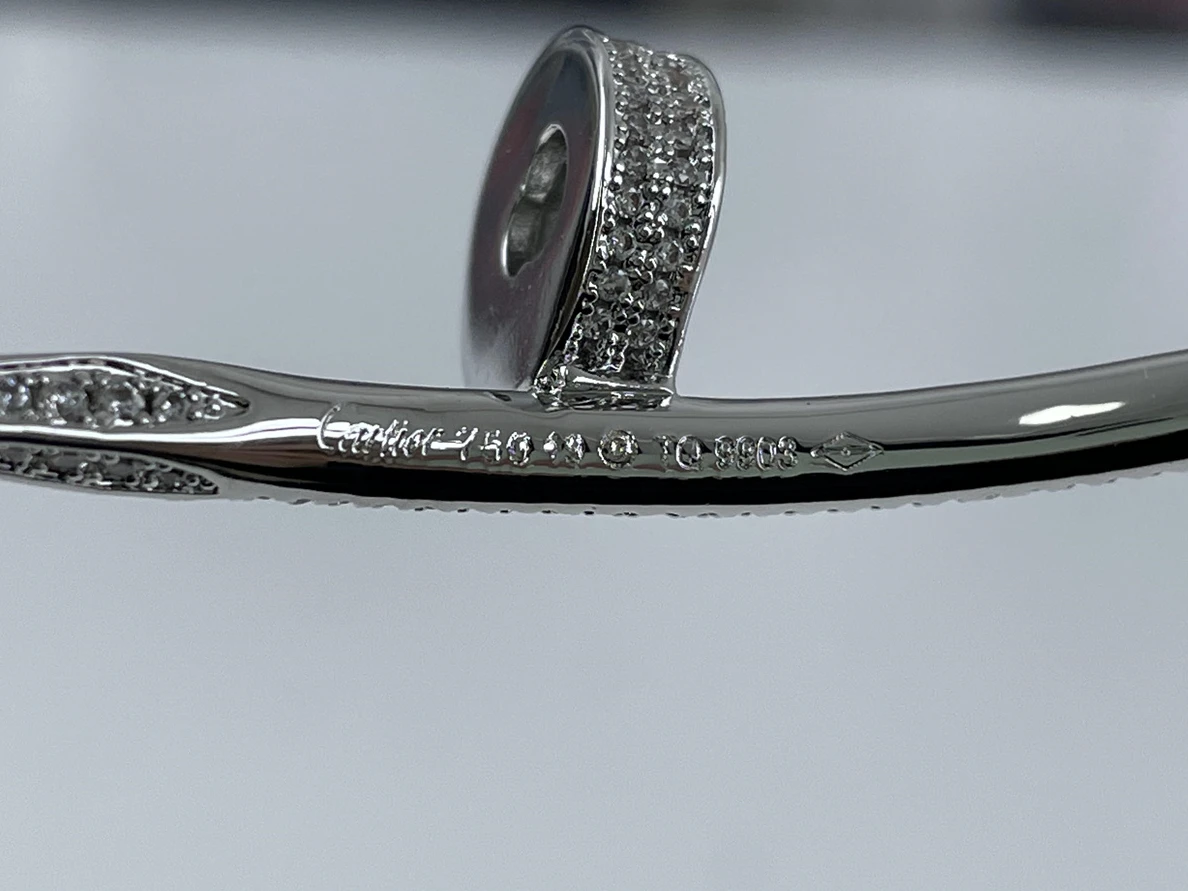Affordable 1975 Cartier diamonds Bracalets nail  screw shape (17, 19cm) 130
