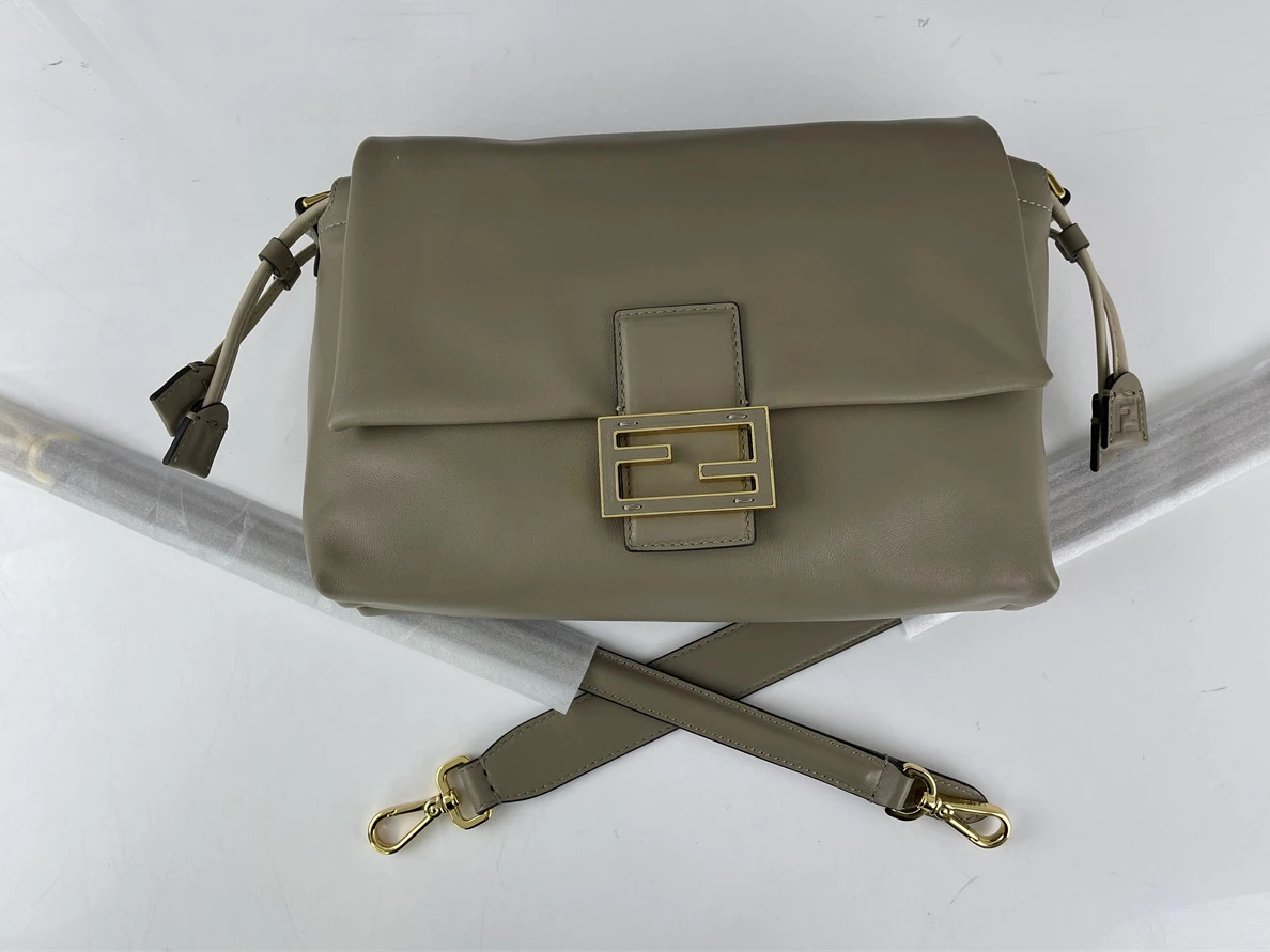 Affordable 5661 Fendi Mamma Baguette Tan colorway (26.5 x 18 x 8.5 cm, Best top quality) 244