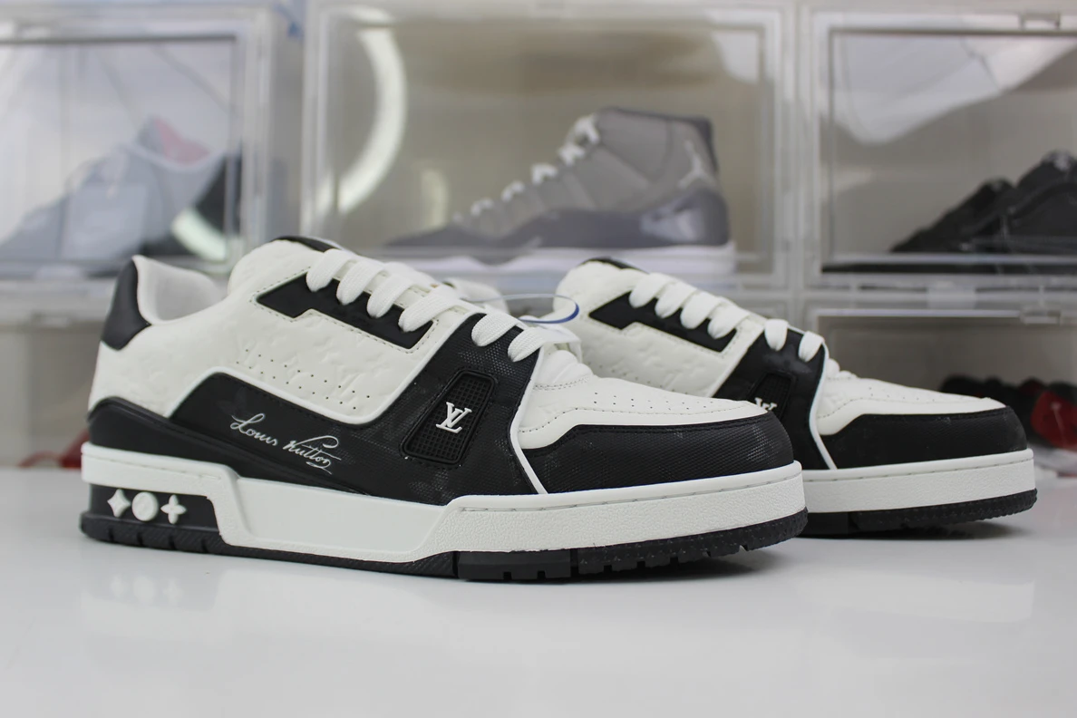 Affordable 7046 Louis Vuitton Arch Light Sneaker # 204
