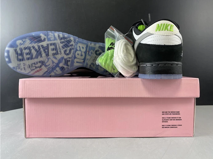 Affordable 9299 Nike SB Dunk Low Staple Panda Pigeon BV1310- 2160