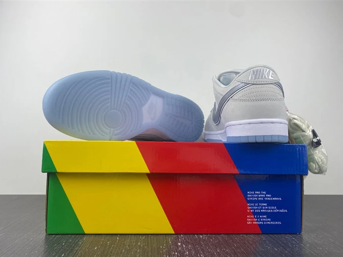 Affordable Nike SB Dunk Low White Lobster FD8776-100 1831