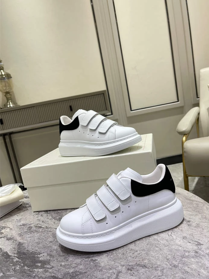Alexander McQueen Oversized NewStyle 1325