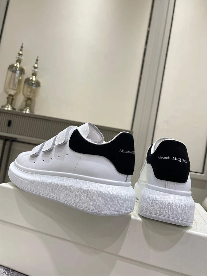Alexander McQueen Oversized NewStyle 1325
