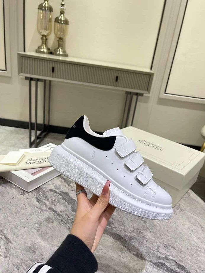 Alexander McQueen Oversized NewStyle 1325