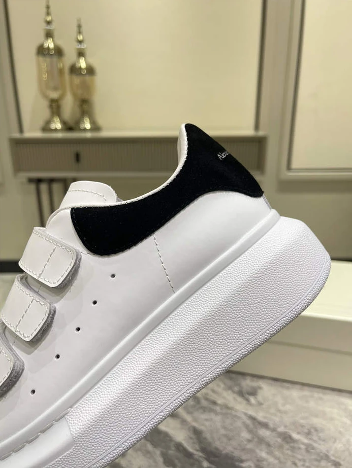 Alexander McQueen Oversized NewStyle 1325