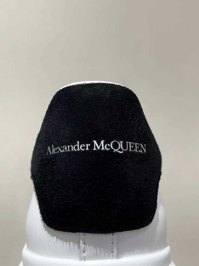 Alexander McQueen Oversized NewStyle 1325