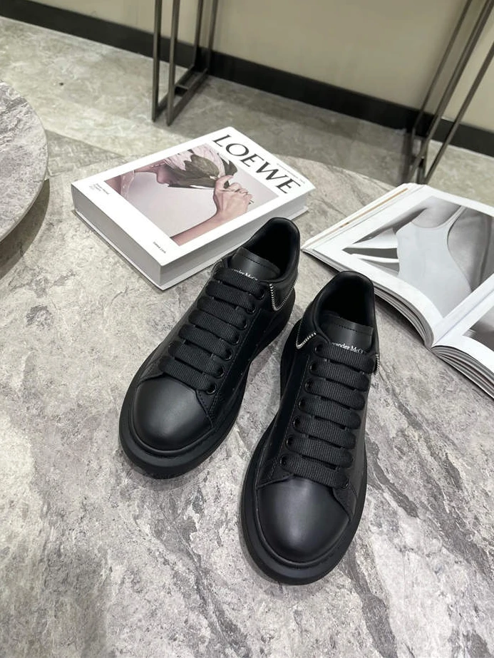 Alexander McQueen Oversized SmartChoice 1326