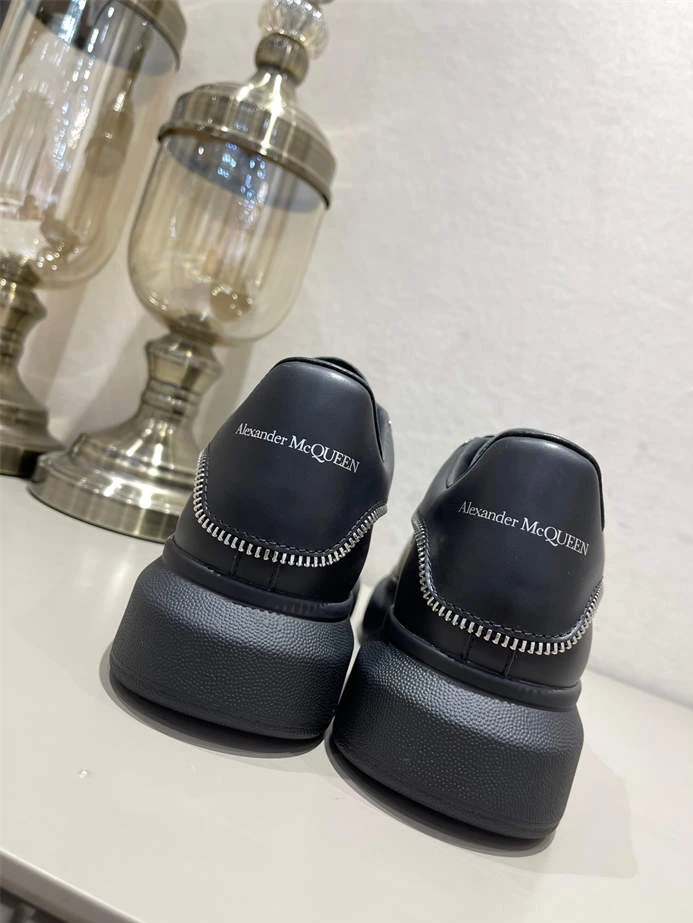 Alexander McQueen Oversized SmartChoice 1326