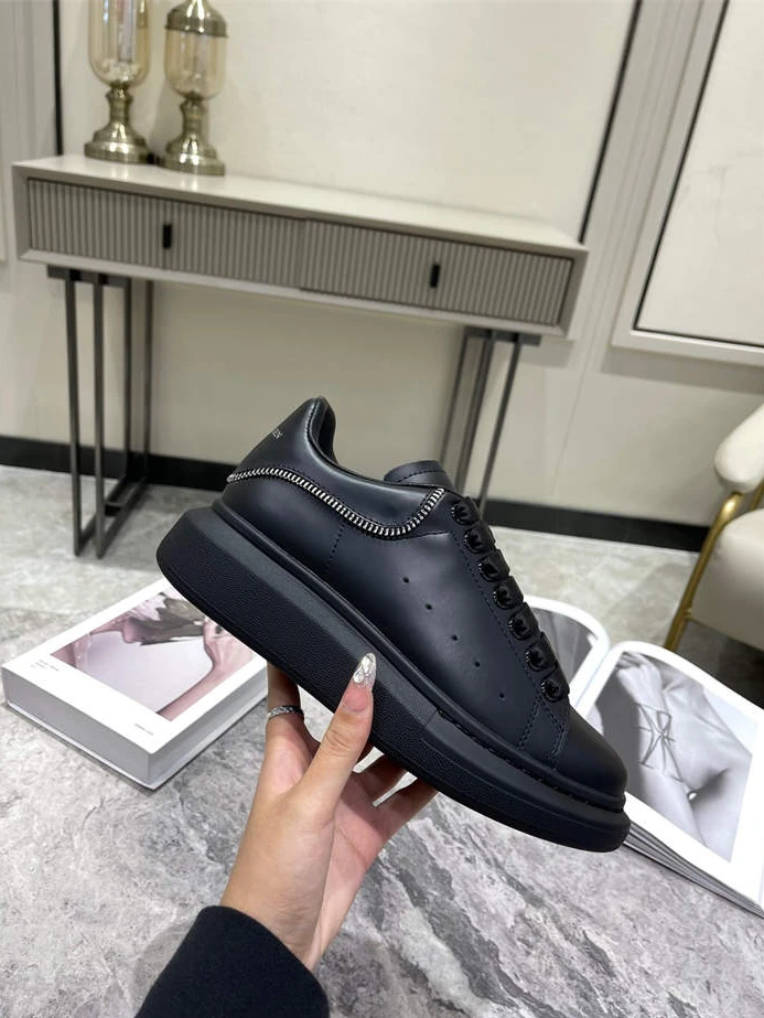 Alexander McQueen Oversized SmartChoice 1326