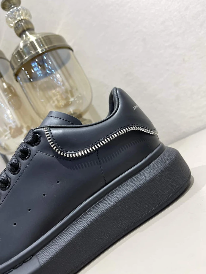 Alexander McQueen Oversized SmartChoice 1326