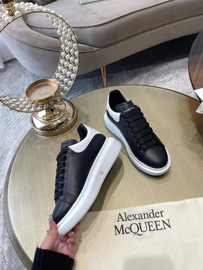 Alexander McQueen Oversized WellDesigned 1334