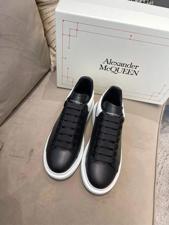 Alexander McQueen Oversized WellDesigned 1334
