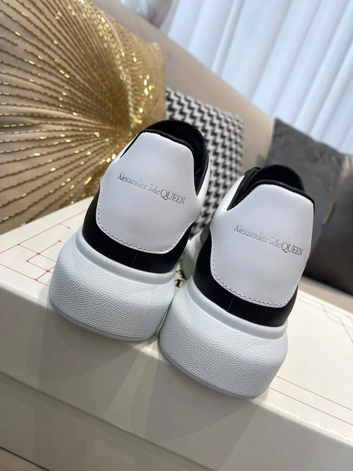 Alexander McQueen Oversized WellDesigned 1334