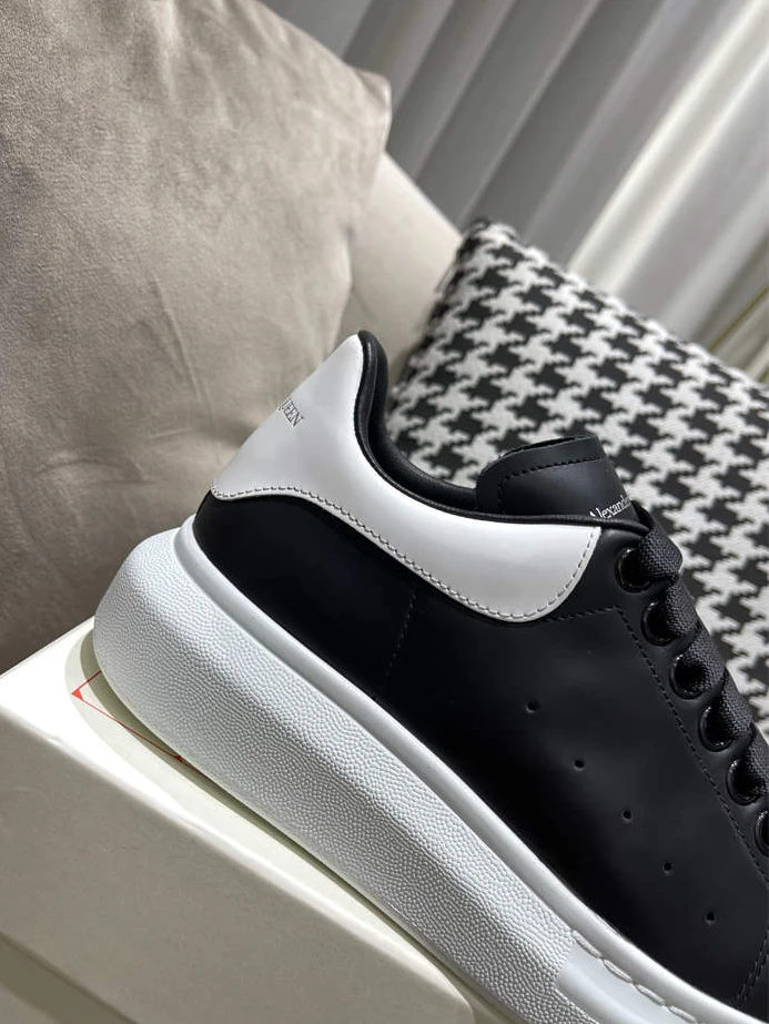 Alexander McQueen Oversized WellDesigned 1334