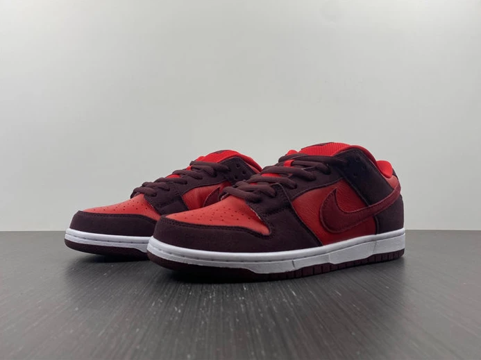 AllSeason Nike SB Dunk Low Cherry DM0807-600 1919