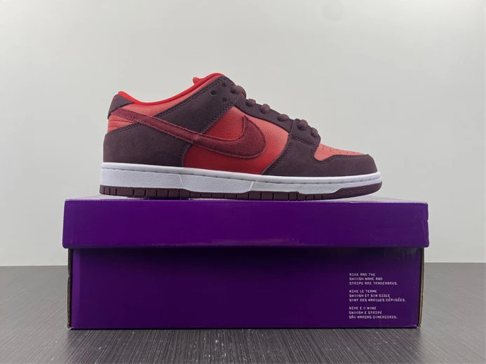 AllSeason Nike SB Dunk Low Cherry DM0807-600 1919