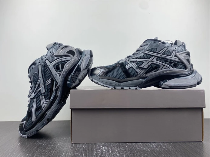 BALENCIAGA -Runner 677403 W3RBR 1515 EasyMatch 3312
