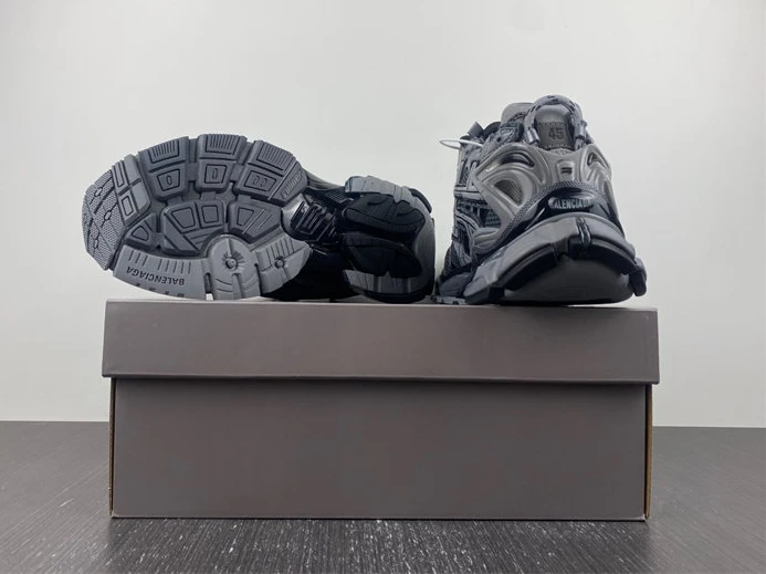 BALENCIAGA -Runner 677403 W3RBR 1515 EasyMatch 3312