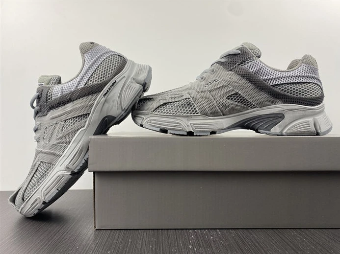 BLCG PHANTOM SNEAKER 679339 W2E91 1715 WellDesigned 3466
