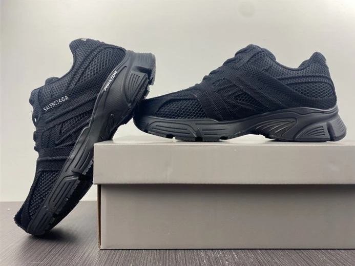 BLCG Phantom Black  678869 W2E92 1000 Comfortable 3462