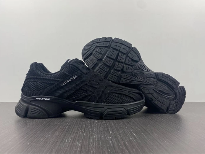 BLCG Phantom Black  678869 W2E92 1000 Comfortable 3462