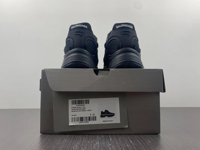 BLCG Phantom Black  678869 W2E92 1000 Comfortable 3462