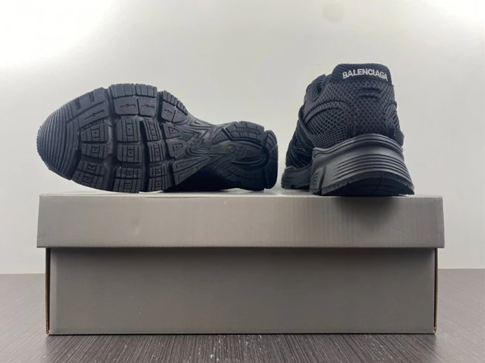 BLCG Phantom Black  678869 W2E92 1000 Comfortable 3462