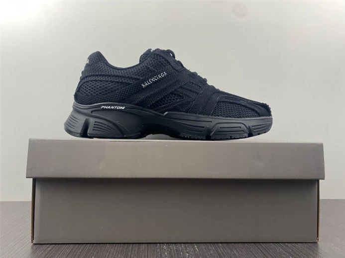 BLCG Phantom Black  678869 W2E92 1000 Comfortable 3462
