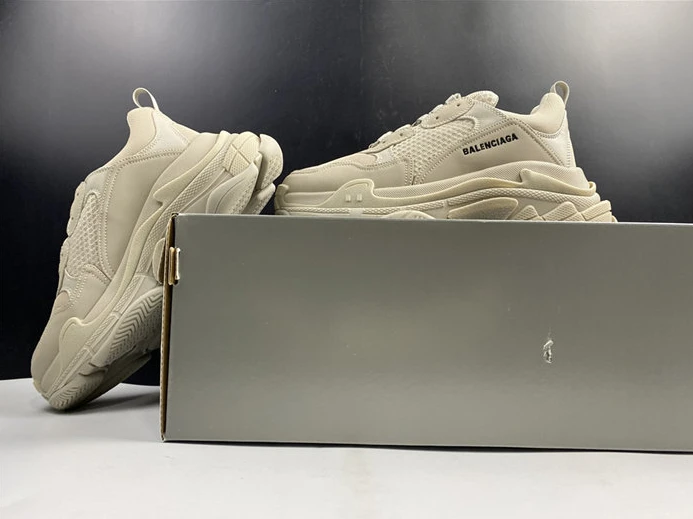 BLCG SNEAKER TRIPLE.S.GOMMA 536737 W2FW1 9700 SmartChoice 3413