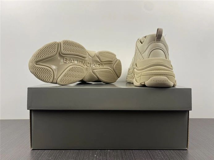 BLCG TRIPLE S SNEAKER 536737 W2FW1 4561 WellDesigned 3377