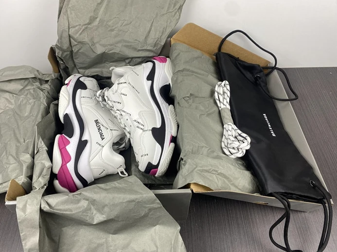 BLCG TRIPLE SNEAKER 524039 W2FA4 9155 NewStyle 3369