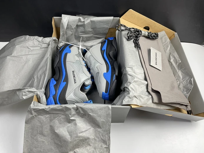 BLCG TRIPLE SNEAKER 536737 W06N1 9018 AllSeason 3403