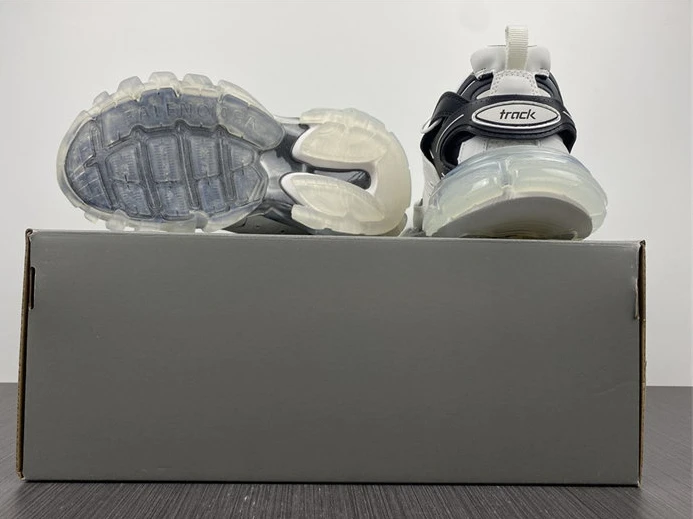 BLCG Track Clear Sole White Black  647741 W3BZ2 9010 UrbanStyle 3448