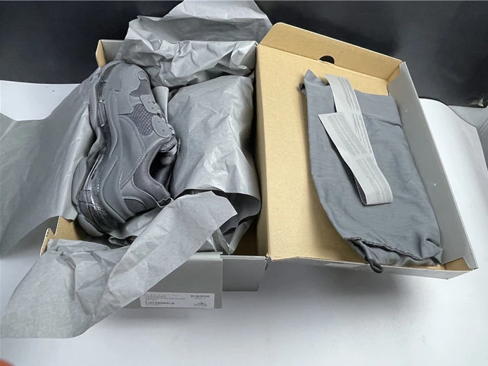 BLCG Triple S Clear Sole Dark Grey 541624 W2GA1 1801 Popular 3402